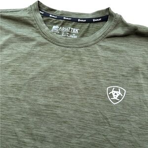 Ariat Tek Fitted Shirt Men’s Medium Olive Green Long Sleeve “Land Of The Free”
